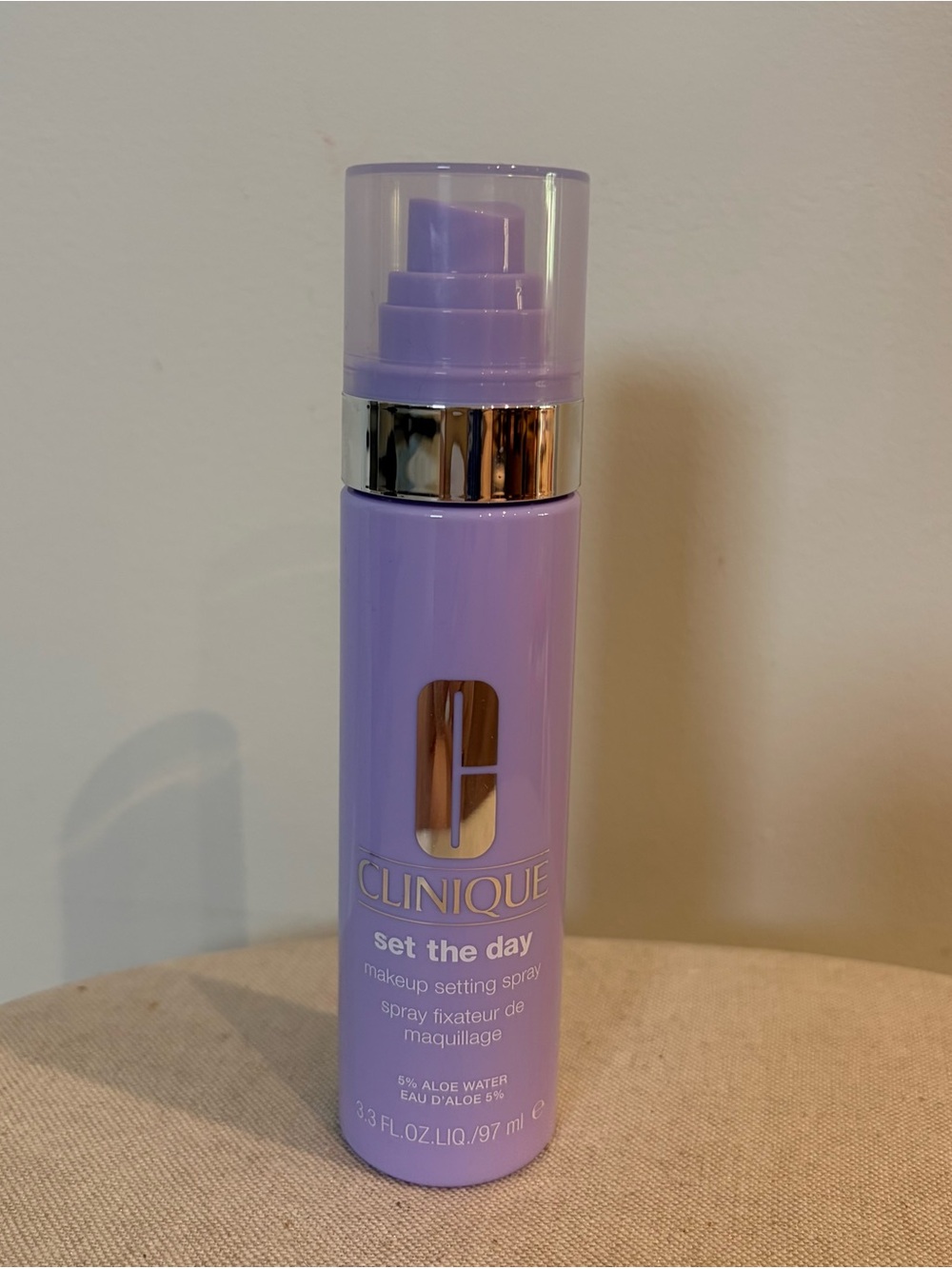 NWT CLINIQUE Set The Day Makeup Setting Spray — Lavender Purple - Picture 2 of 3